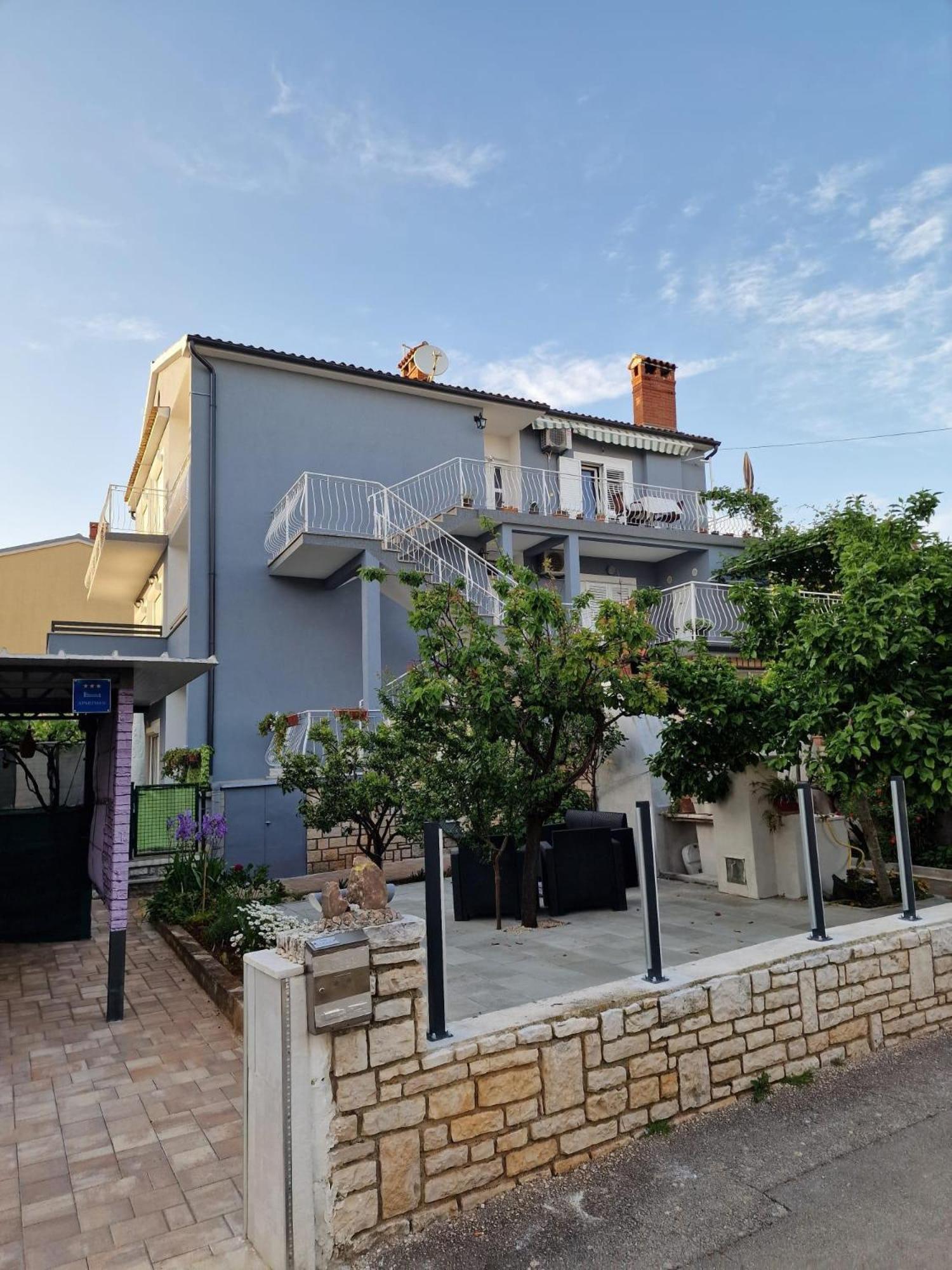 Apartments With A Parking Space Rovinj - 19088 Buitenkant foto
